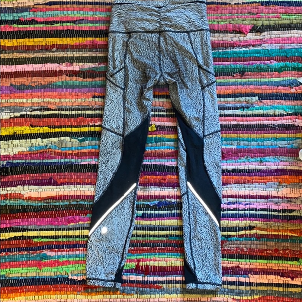 Lululemon size 2 workout pants